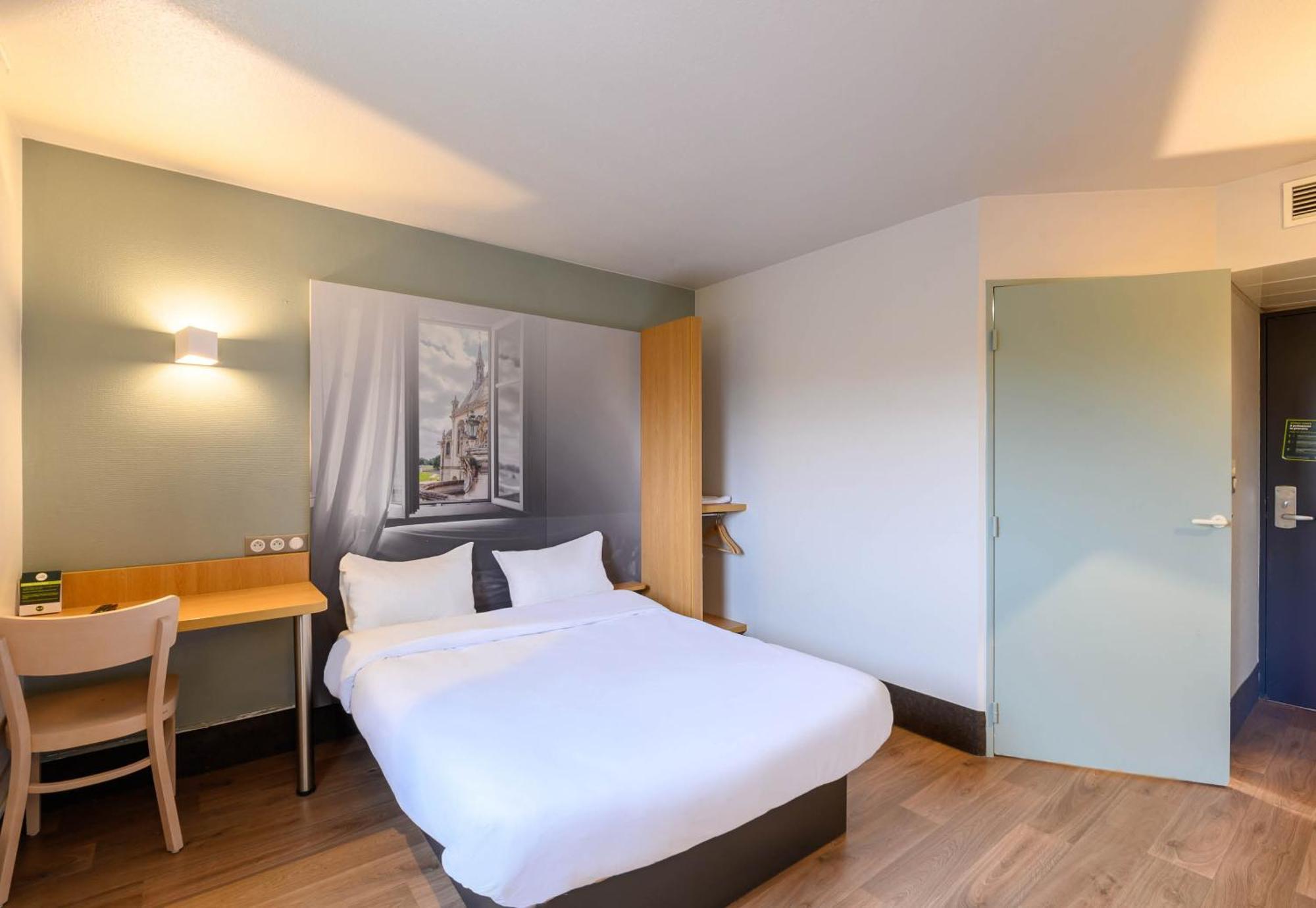 B&B Hotel Creil Chantilly Eksteriør billede