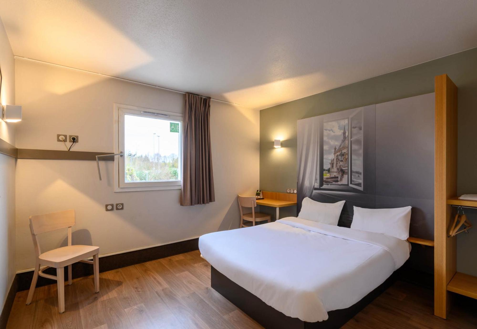 B&B Hotel Creil Chantilly Eksteriør billede